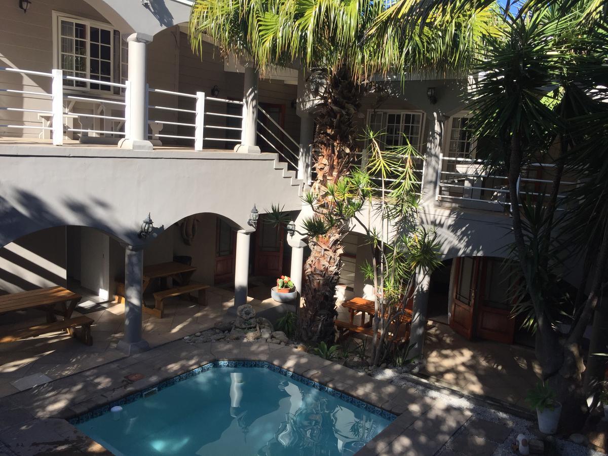 Knysna N2 Lodge Extérieur photo