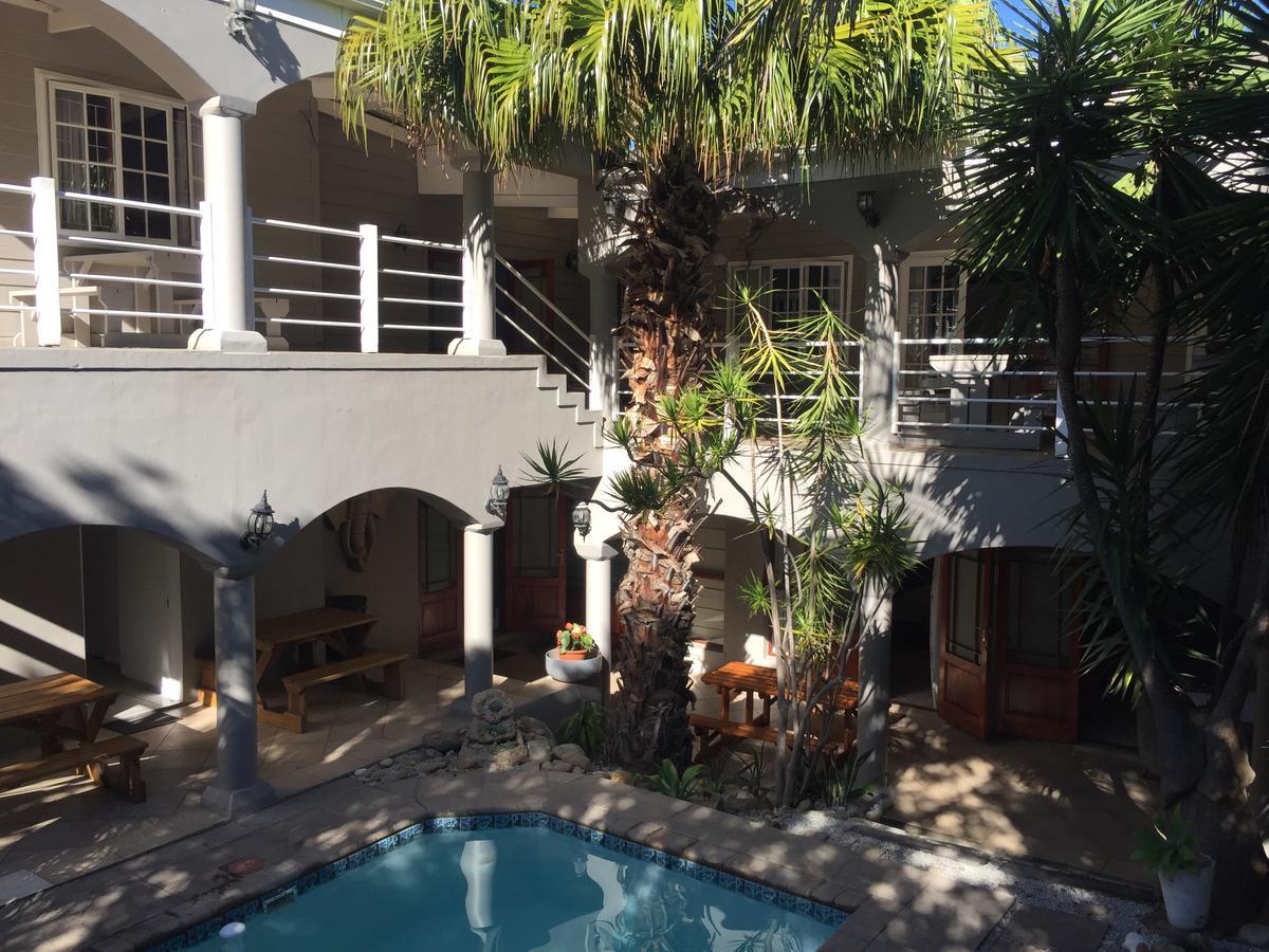 Knysna N2 Lodge Extérieur photo