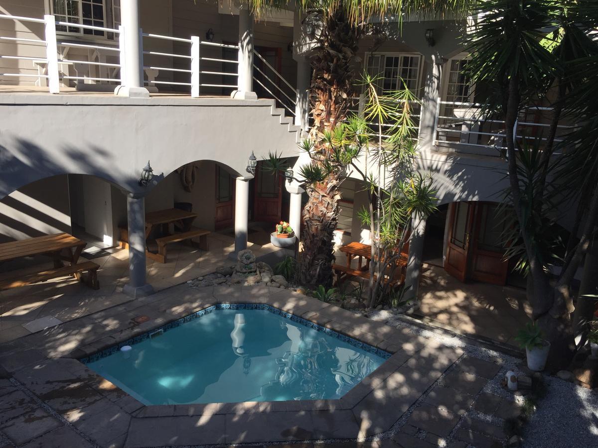 Knysna N2 Lodge Extérieur photo