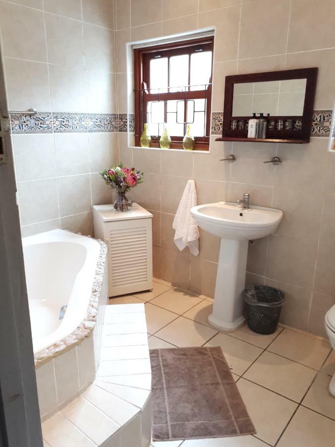 Knysna N2 Lodge Extérieur photo